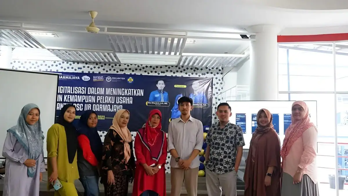 Tingkatkan Pelanggan, Belasan Pelaku Usaha Ikuti Pelatihan UKM Digital dari Dosen IIB Darmajaya
