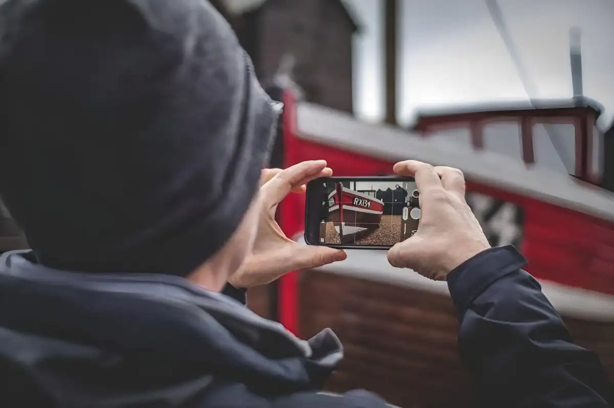 Tips mengambil foto epik hanya dengan kamera ponsel, perhatikan komposisi objek foto