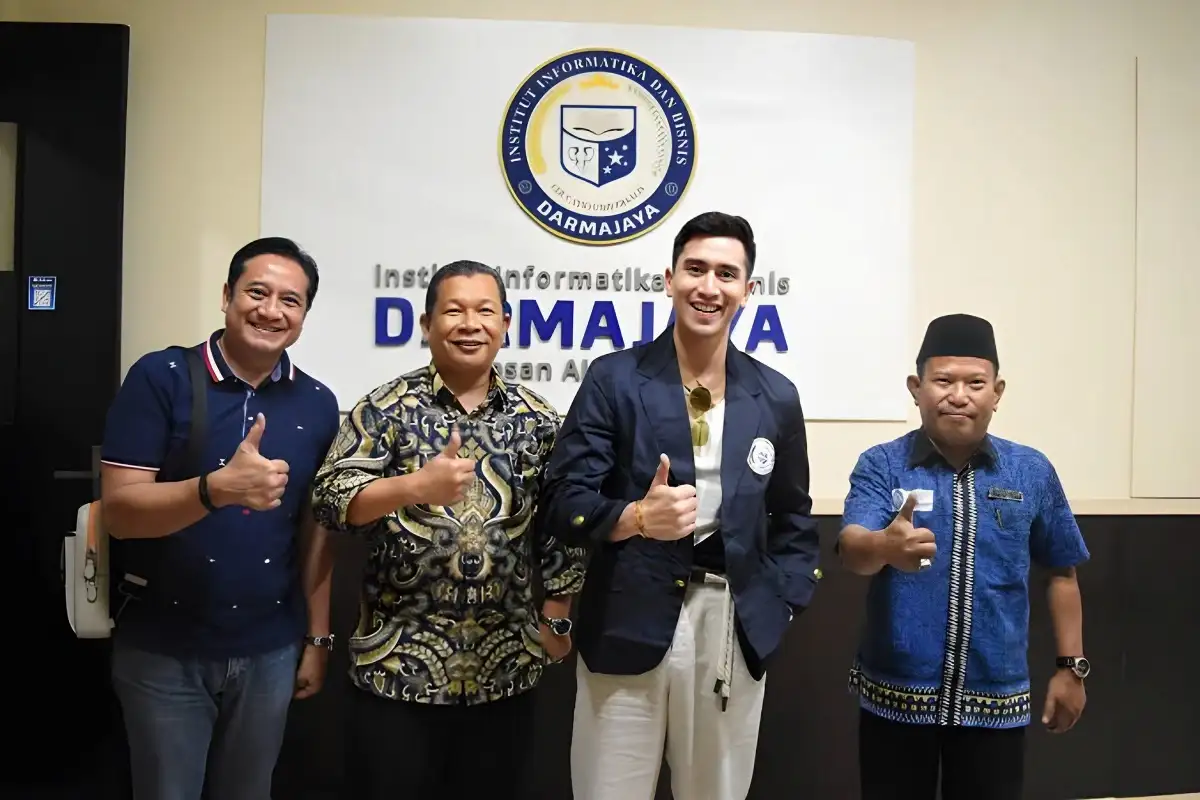 Verrell Bramasta Resmi Mendaftar Jadi Mahasiswa Kampus The Best IIB Darmajaya