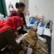 Wali Kota Eva Dwiana Beri Bantuan Kepada Korban Kebakaran di Durian Payung, Tanjungkarang Pusat