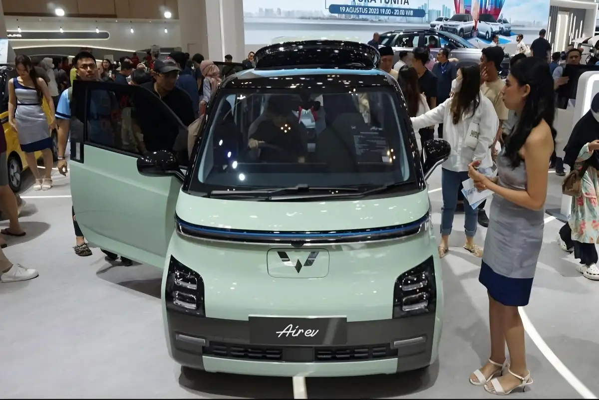 Wuling Raih 1.771 SPK, Air EV Terbanyak Dipesan Di GIIAS 2023