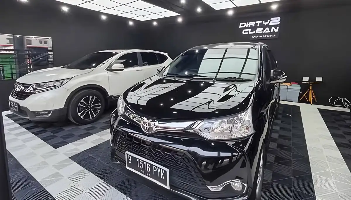 Zona Bebas Kotoran Dirty 2 Clean Mengungkapkan Gerai Cuci Mobil Pertama dengan Sentuhan Konsep American Style
