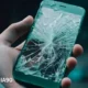 Alasan penting kamu harus memasang pelindung layar pada ponsel