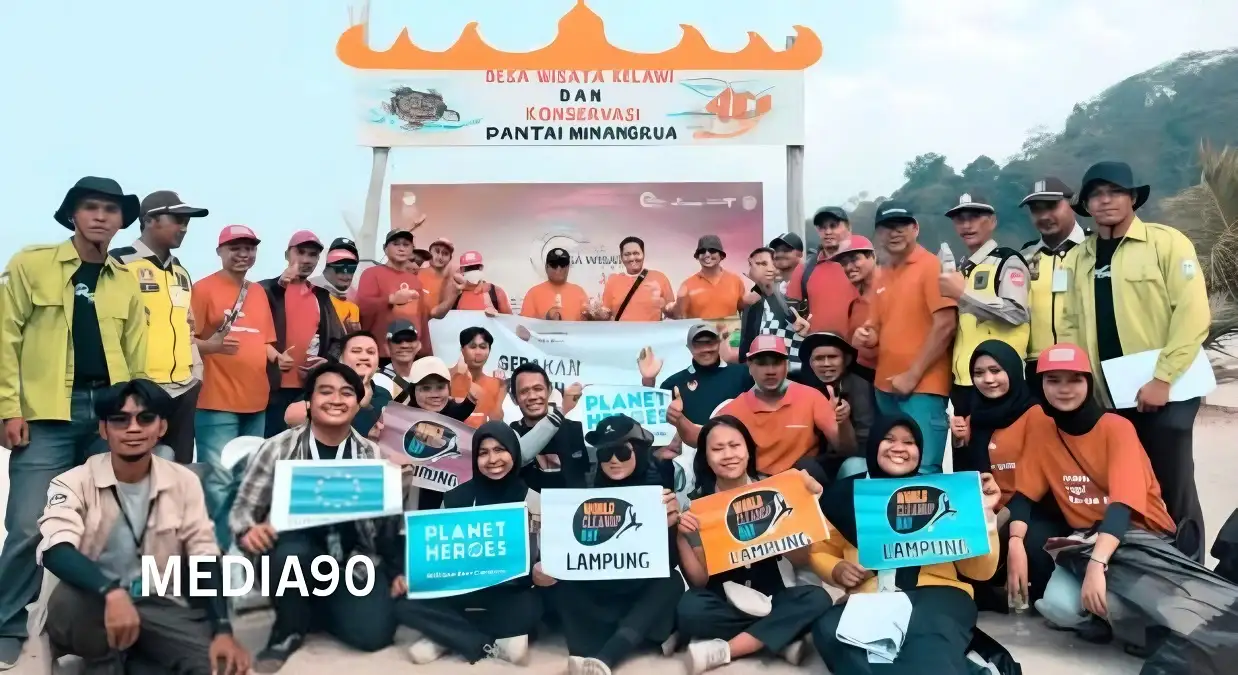 Bersih Pantai Kelawi dan Minang Rua Lampung Selatan, CCEP Edukasi Kelola Sampah Rumah Tangga
