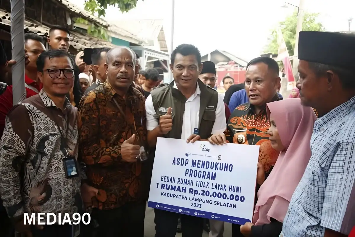 PT ASDP Indonesia Ferry Bantu Bedah Rumah 11 Warga Kecamatan Bakauheni Lampung Selatan