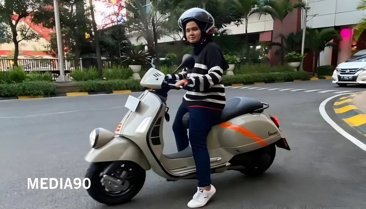 Test Ride Vespa GTV Terbaru Seharga LCGC, Layak Nggak