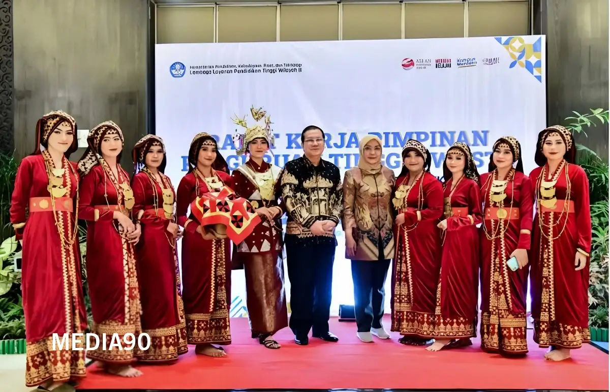 Tim Tari dan Paduan Suara Universitas Teknokrat Indonesia Tampil pada Raker LLDikti Wilayah II