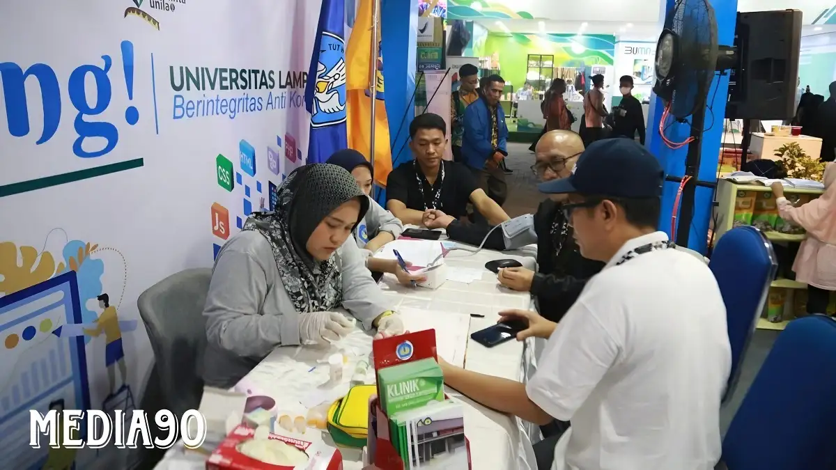 Ada Cek Kesehatan Gratis Hingga Inovasi Mahasiswa, Stan Unila Curi Perhatian Pengunjung Pekan Raya Lampung