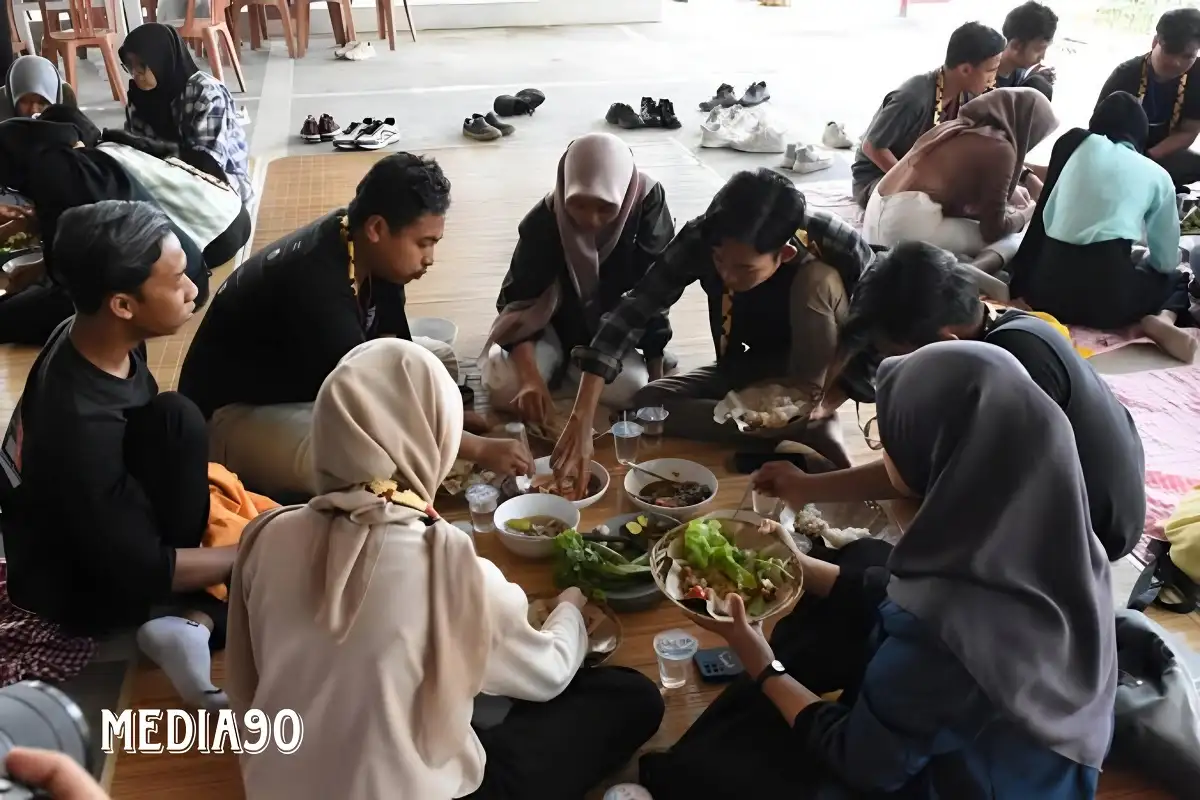 Bikin Heboh, Puluhan Peserta Pertukaran Mahasiswa Merdeka 3 IIB Darmajaya “Nyeruit” Bareng