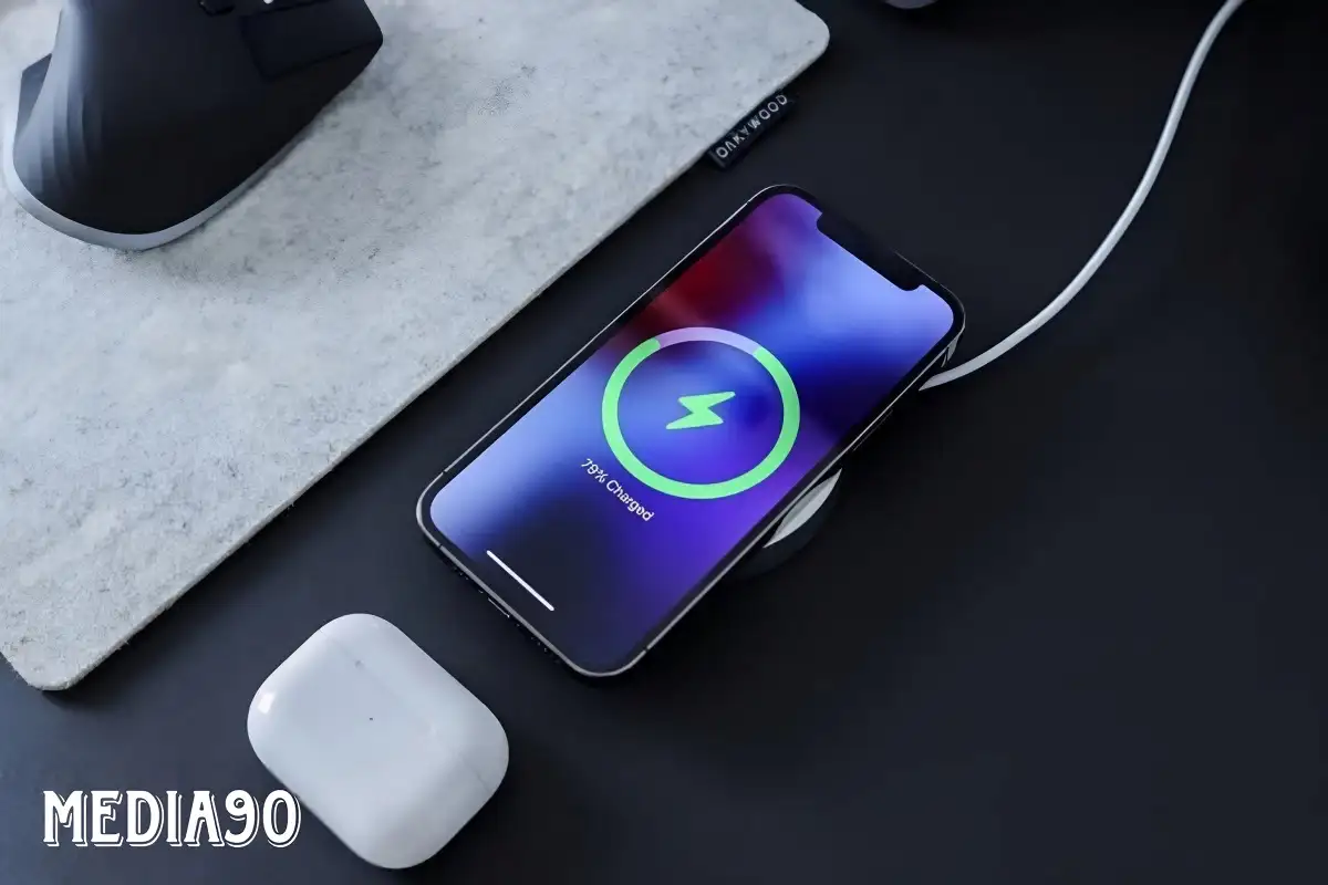 Cara mudah mengatasi baterai iPhone yang terkuras habis saat mengisi daya