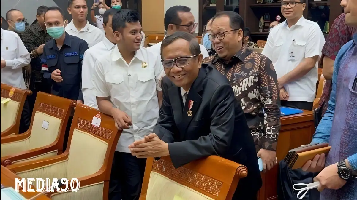 Dua Kali Kena 'Prank' Jokowi, Mahfud MD Diambang Cawapres Ganjar Pranowo