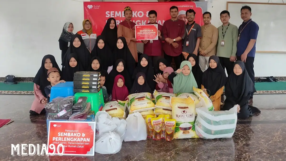 Hari Santri, Rumah Zakat Salurkan Paket Sembako dan Perlengkapan Santri ke Ponpes Quran Al-Islah Trimurjo