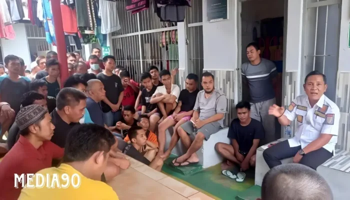 Mempererat Jalinan Emosional Antara Petugas dan Warga Binaan: Lapas Kalianda Menyelenggarakan Silaturahmi di Seluruh Blok