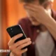 Simak 6 Tips ini agar terhindar dari Smartphone Vision Syndrome, nomor 5 wajib dilakukan