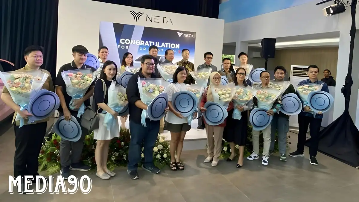 Diler Neta Kelapa Gading Lanjutkan Simbolis Penyerahan Unit Neta V Ke Konsumen