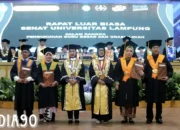 Perayaan Keberhasilan: Empat Pasangan Suami Istri Raih Penghargaan Guru Besar Unila, Rektor Bangga dengan Capaian Luar Biasa Menuju Kelas Dunia