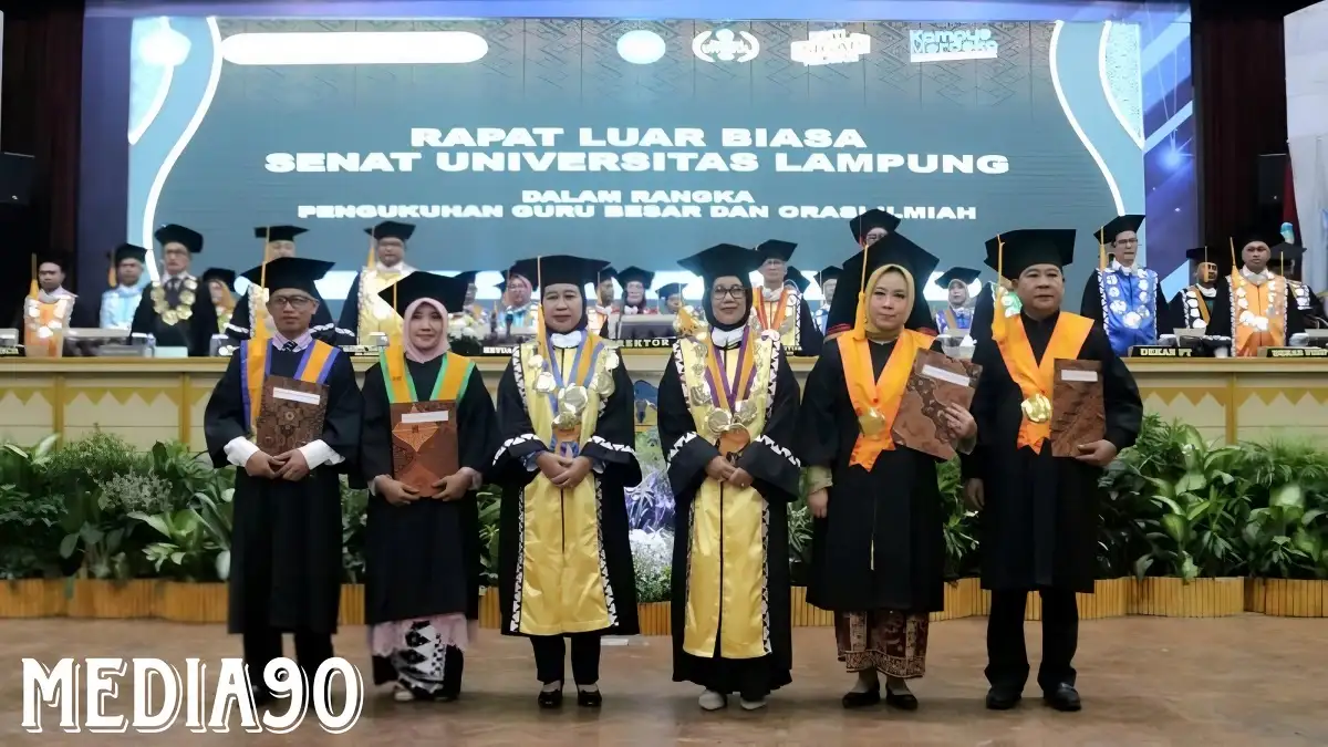 Dua Pasang Suami Istri Dikukuhkan Guru Besar Unila, Rektor Capaian Besar Menuju Kelas Dunia