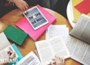 5 Alasan Mengapa e-Reader Lebih Unggul daripada Buku Konvensional: Koleksi Ribuan Buku dalam Satu Perangkat