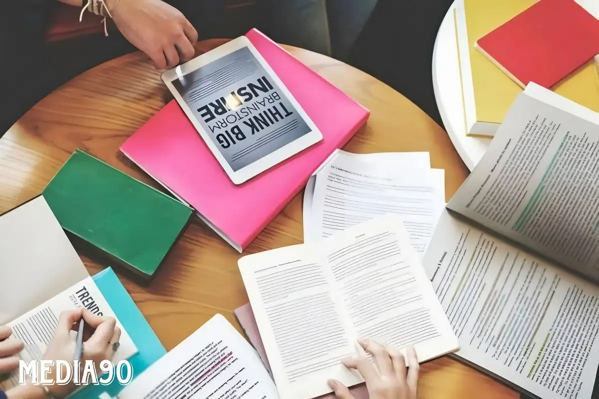 Kelebihan e-Reader dibanding buku konvensional, bisa menyimpan ribuan buku dalam satu perangkat