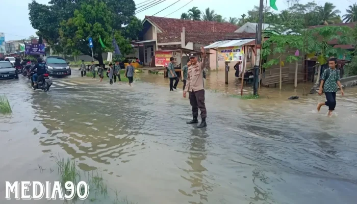 Antisipasi Musim Hujan: Perjuangan Warga Way Krui dan Pesisir Tengah Menghadapi Genangan Banjir di Rumah Mereka