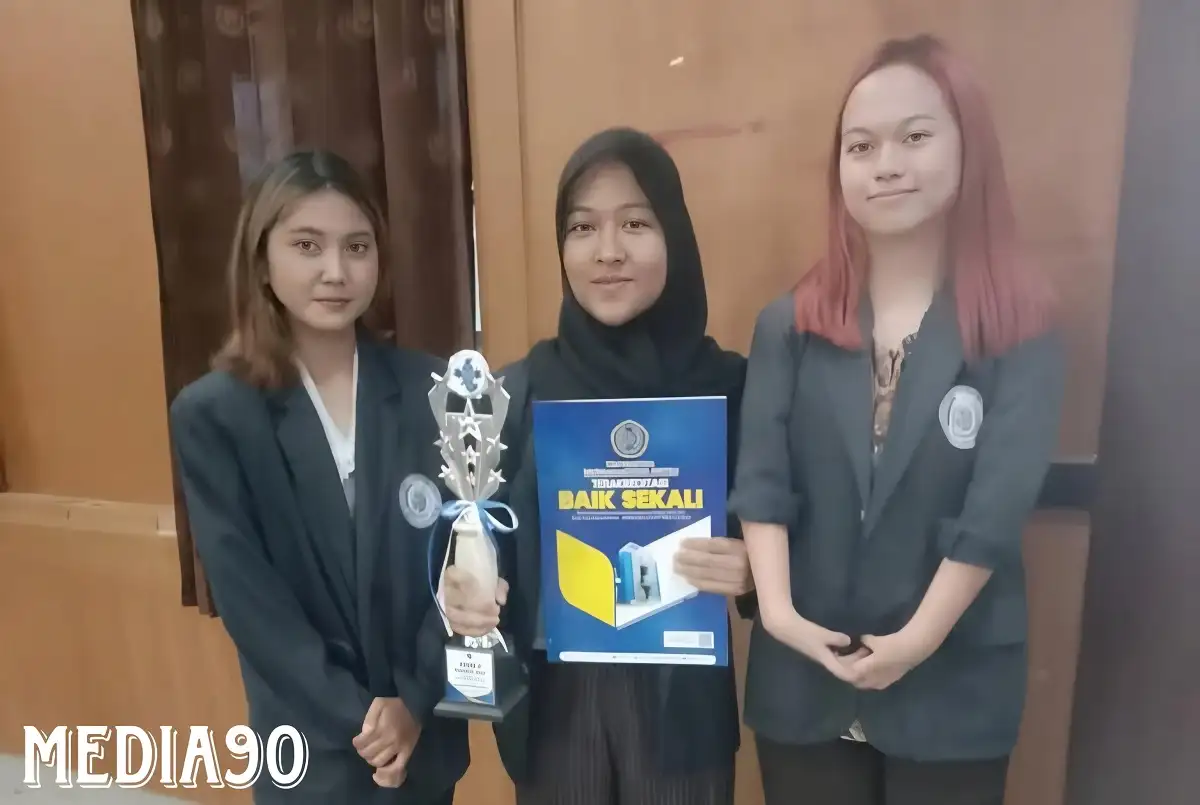 Perdana Ikuti Lomba, Tiga Mahasiswi Prodi Bisnis Digital Darmajaya Juara Business Plan Himamen Championship 2023