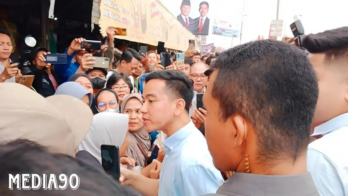 Pertama Kali ke Lampung, Gibran Rakabuming Kaget Disambut Meriah di Pasar Natar