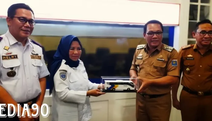 Damri Eksplorasi Koneksi Baru: Layanan Perjalanan dari Kota Metro Menuju Bandara Radin Inten II Lampung