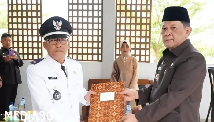Bupati Sementara Kabupaten Tulangbawang Barat Menunjuk Sahmin sebagai Kepala Sementara Desa Gunung Terang
