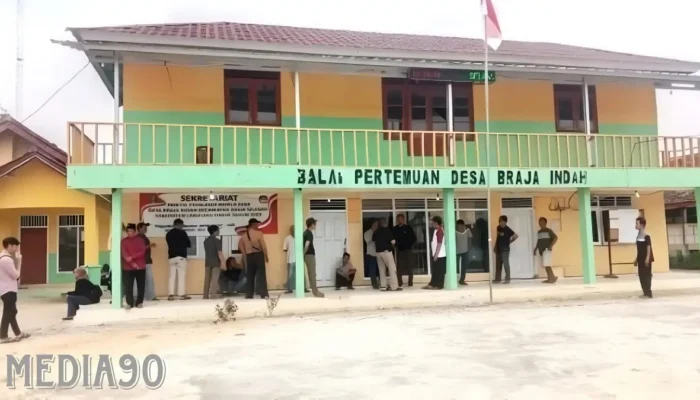 Protes Warga Desa Braja Indah Terkait Transparansi Program Bumdes