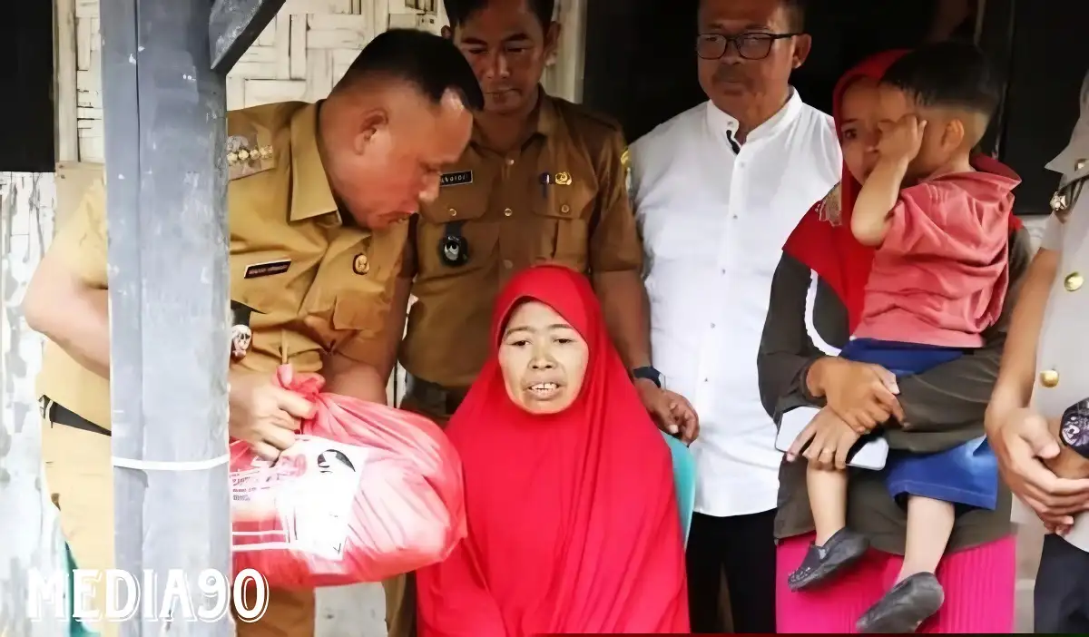 Rumahnya tak Layak Huni, Nenek Asal Sidomulyo ini Dapat Bantuan Bedah Rumah CSR PT BBJ Bakauheni