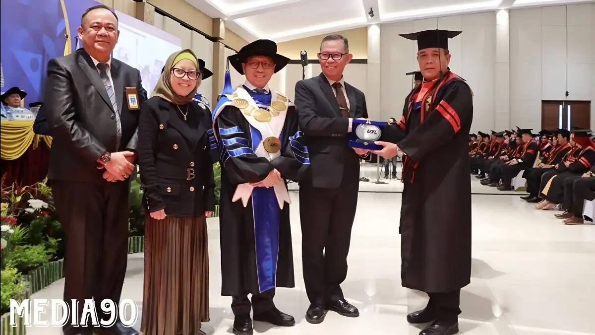 Sekdaprov Lampung Hadiri Wisuda Universitas Bandar Lampung Periode Ganjil Tahun Akademik 20232024