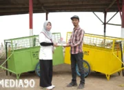 Witel Lampung Telkom Sumbangkan Dua Gerobak Sampah untuk Kebersihan Pesisir Sukaraja, Bandar Lampung