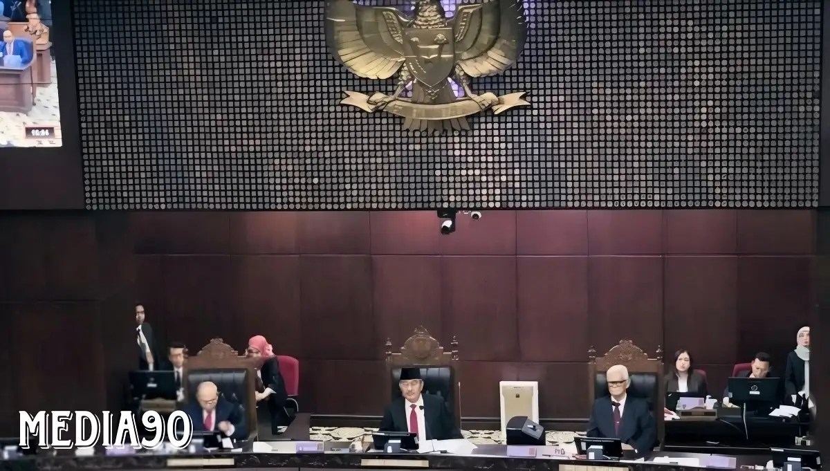 Terbukti Langgar Kode Etik, MKMK Jatuhi Sanksi Teguran Lisan Kolektif ke 9 Hakim Mahkamah Konstitusi