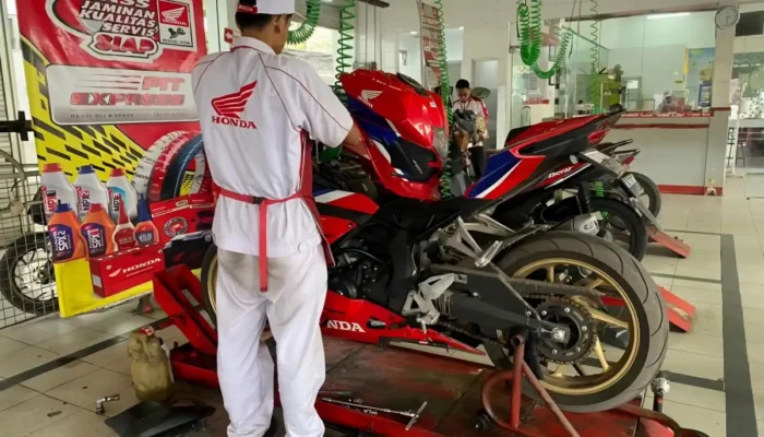 Rahasia Perawatan Efisien Motor: Panduan AHASS Raden Intan Bagi Anda yang Berkejaran