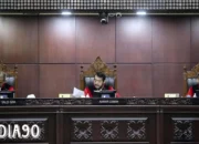 Keputusan MK Menyelamatkan Langkah Politik Gibran: Gugatan Aturan Cawapres Ditolak!
