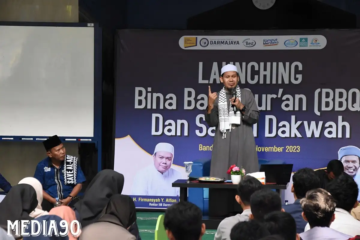 Ustaz Rahmat Baequni Ajak Mahasiswa IIB Darmajaya Bantu Palestina dengan Jihad Tuntun Ilmu di Bangku Kuliah