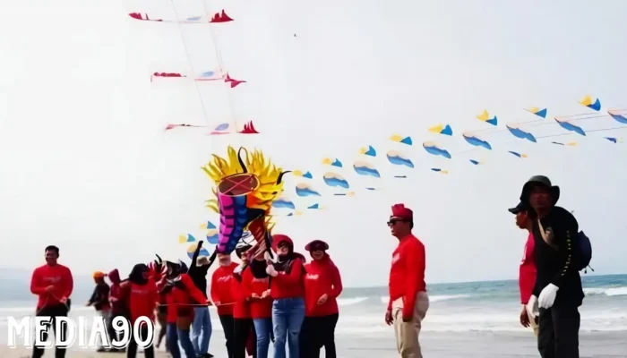 Tarian Warna-Warni di Langit Kalianda Beach Resort: Ratusan Layang-Layang Hias Menghiasi Keindahan Alam Lampung Selatan