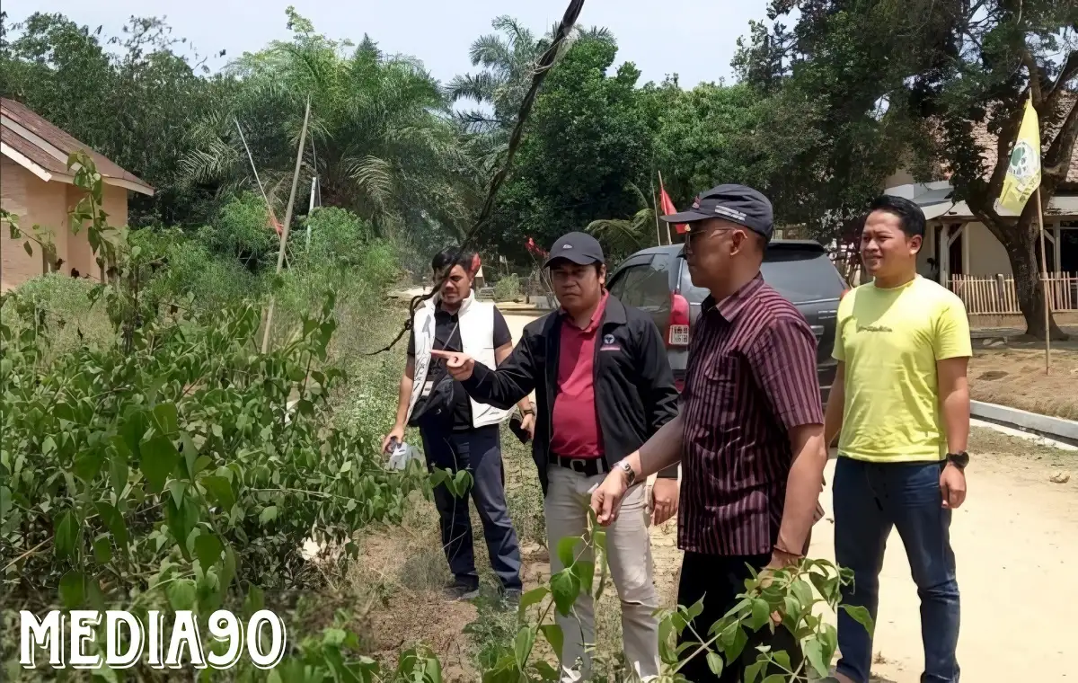 Warga Labuhan Maringgai Lampung Timur Keluhkan Puluhan Tahun Tiang Listrik Kurang dan Pakai Bambu, Ombudsman Cek Lokasi