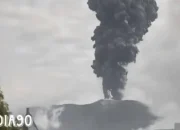 Gelegar Mengerikan di Bukittinggi: Gunung Marapi Mengamuk, 70 Pendaki Terperangkap dalam Ancaman Erupsi