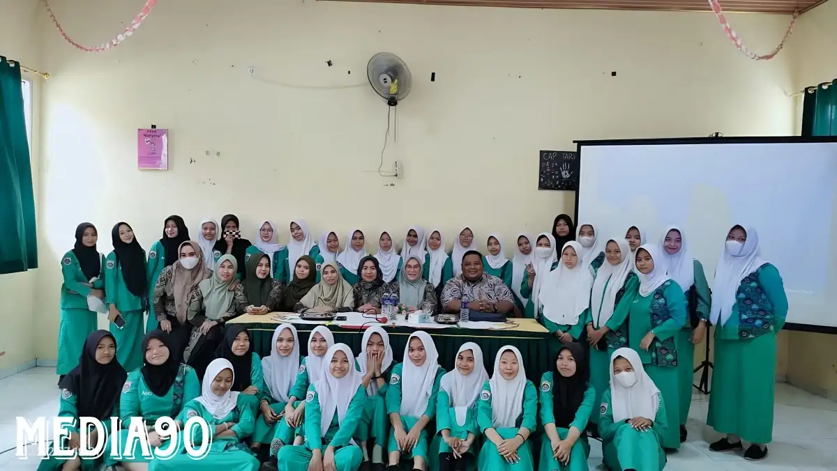 Dosen Darmajaya Sampaikan Materi Kekinian di SMKN 7 Bandar Lampung