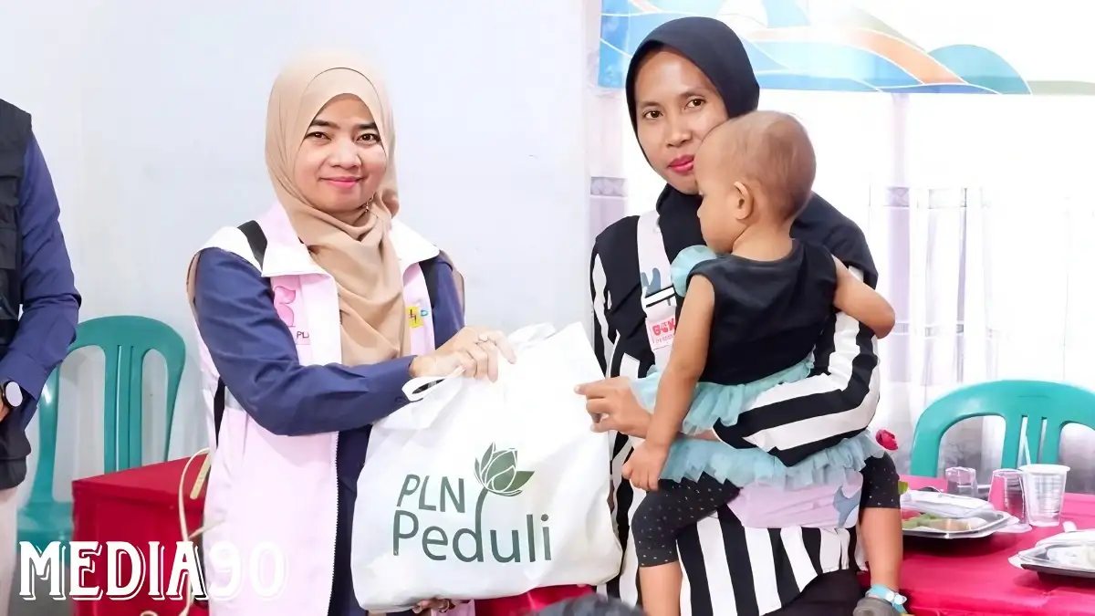 Dukung Generasi Bebas Stunting, Srikandi PLN Lampung Salurkan Bantuan Pangan ke Warga Panjang