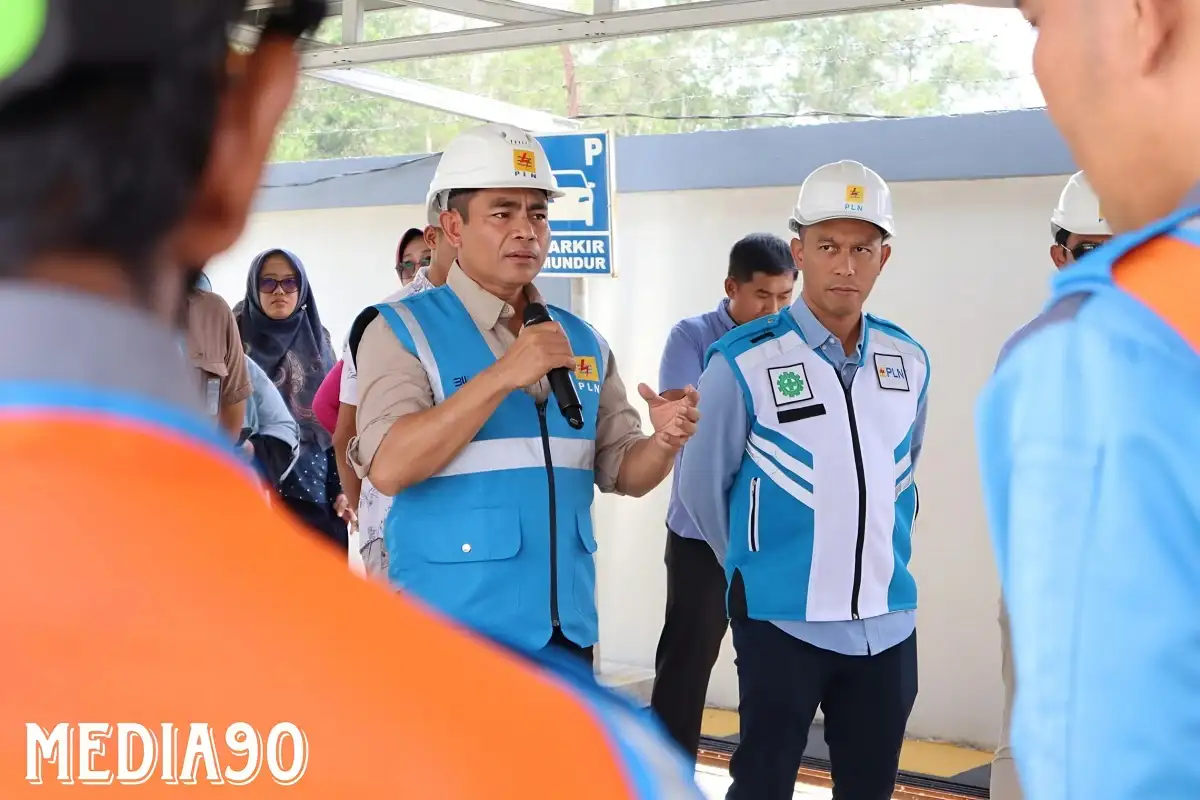 GM PLN Lampung Tinjau Unit-Unit Layanan, Pastikan Personil Siap Layani Masyarakat Jelang Nataru dan Antisipasi Cuaca Ekstrim