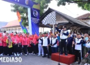 Arinal Djunaidi Mengawali Kemeriahan Jalan Sehat di Tulang Bawang dengan Melepas Peserta