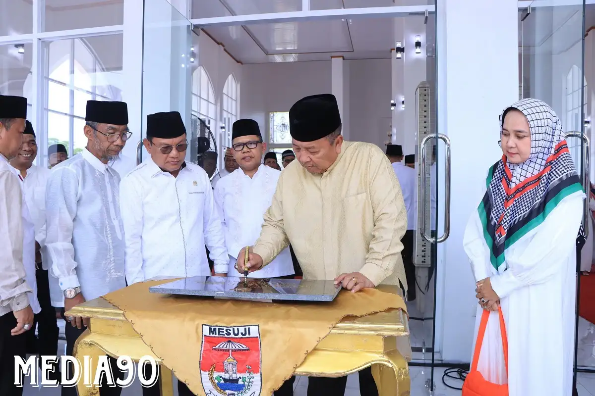 Gubernur Arinal Djunaidi Resmikan Masjid Al-Karim di Mesuji