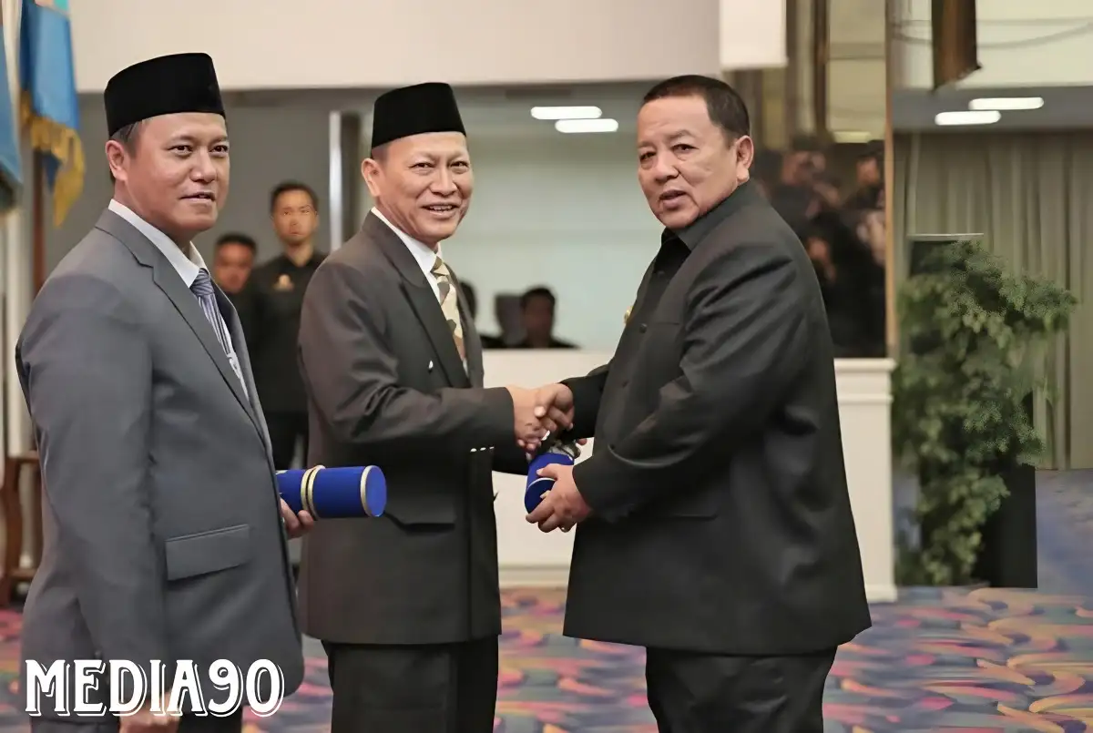 Gubernur Arinal Serahkan SK Mendagri Perpanjangan Masa Jabatan Pj. Bupati Lampung Barat dan Tulang Bawang
