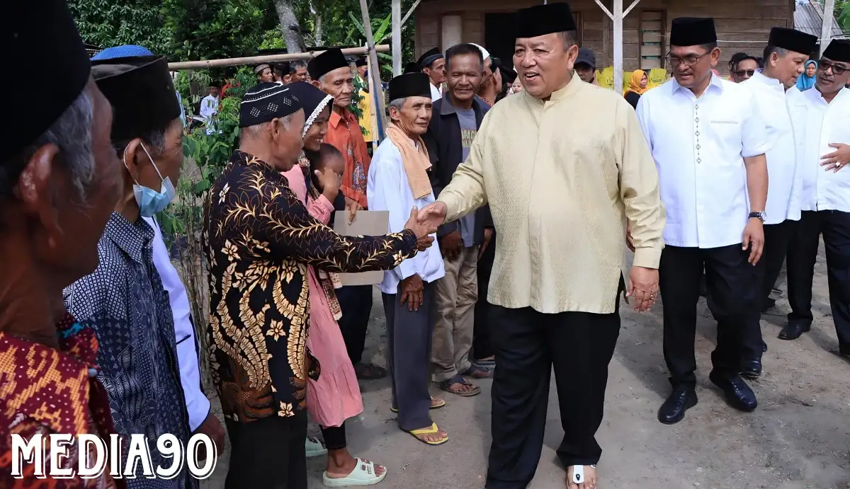 Kunker Ke Mesuji, Gubernur Arinal Djunaidi Memberikan Bantuan Paket Sembako
