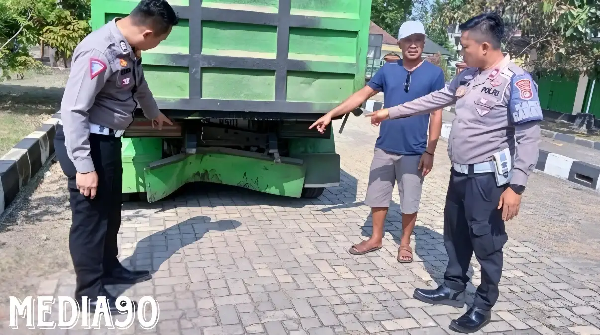 Ngebut hingga Tabrak Belakang Truk Fuso, Pelajar SMP di Pagelaran Pringsewu Tewas, Satu Luka