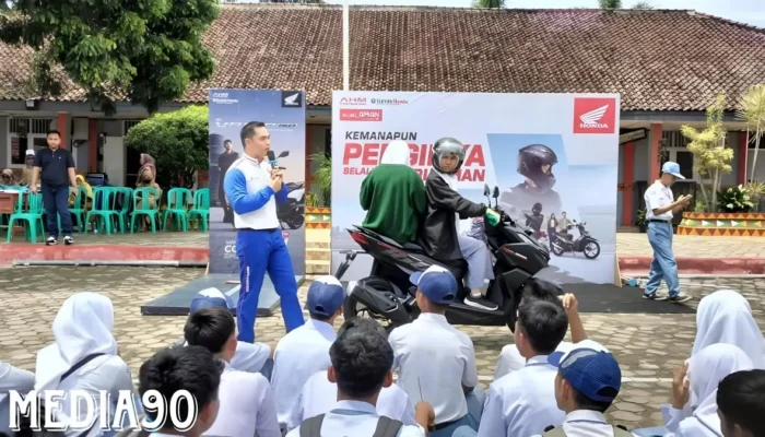 Edukasi Keselamatan Berkendara: Tunas Honda Lampung Sosialisasikan Prinsip-Prinsip Keselamatan kepada Siswa SMAN 2 Kota Agung