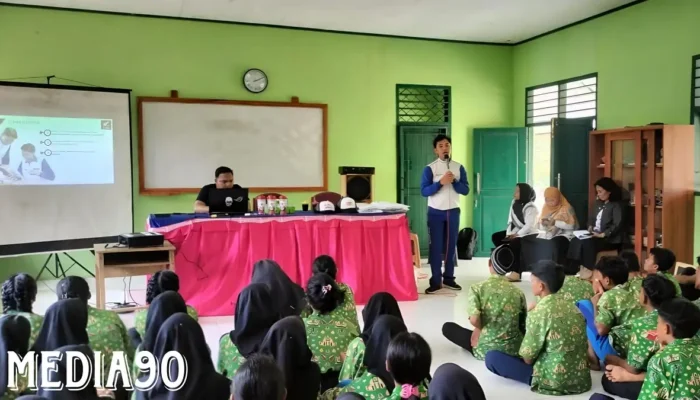 Kampanye Keselamatan Berkendara oleh Tunas Honda Lampung Memberikan Pencerahan kepada Siswa SMPN 21 Pesawaran tentang Keselamatan Berlalu Lintas
