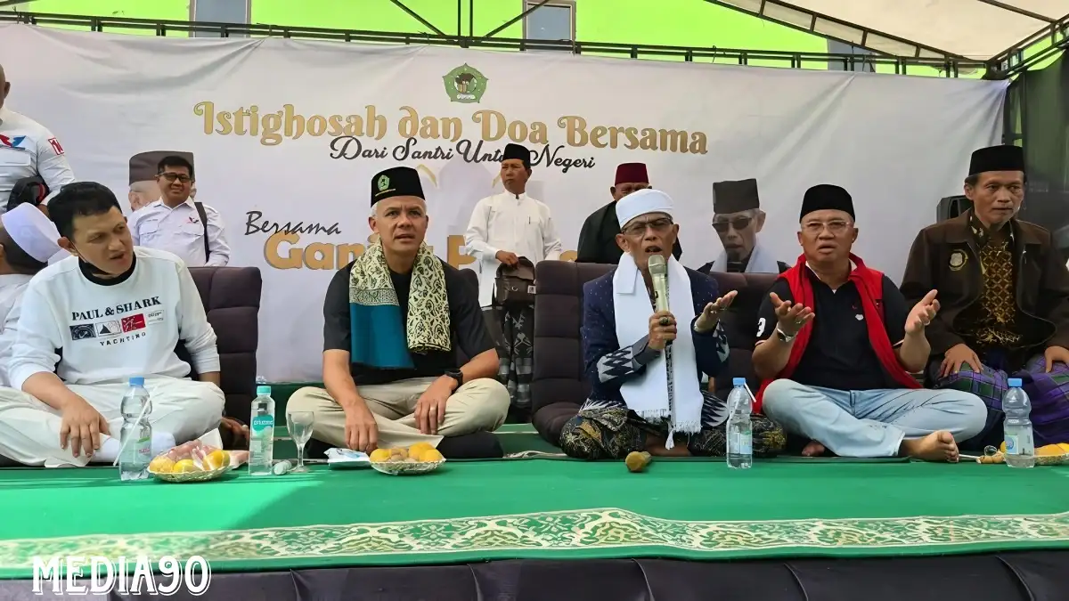 Istighosah di Lampung Selatan, Capres Ganjar Bahas Undang-Undang Pesantren Hingga Gaji Guru Ngaji